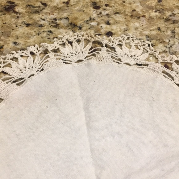 Antique handcrafted Doily with ornate trim close to 11” round amazing Condition! - Picture 6 of 8